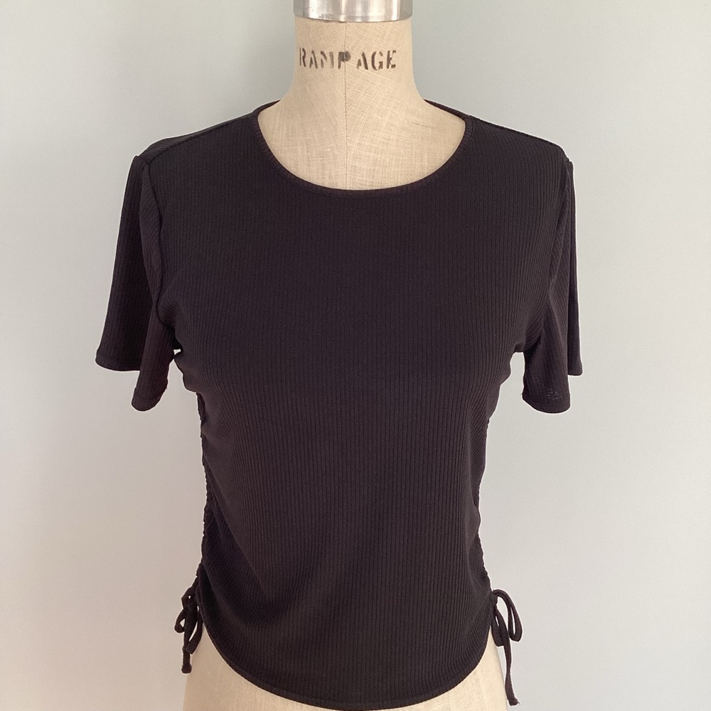 H&M Divided Black Short Sleeve Top Size Large